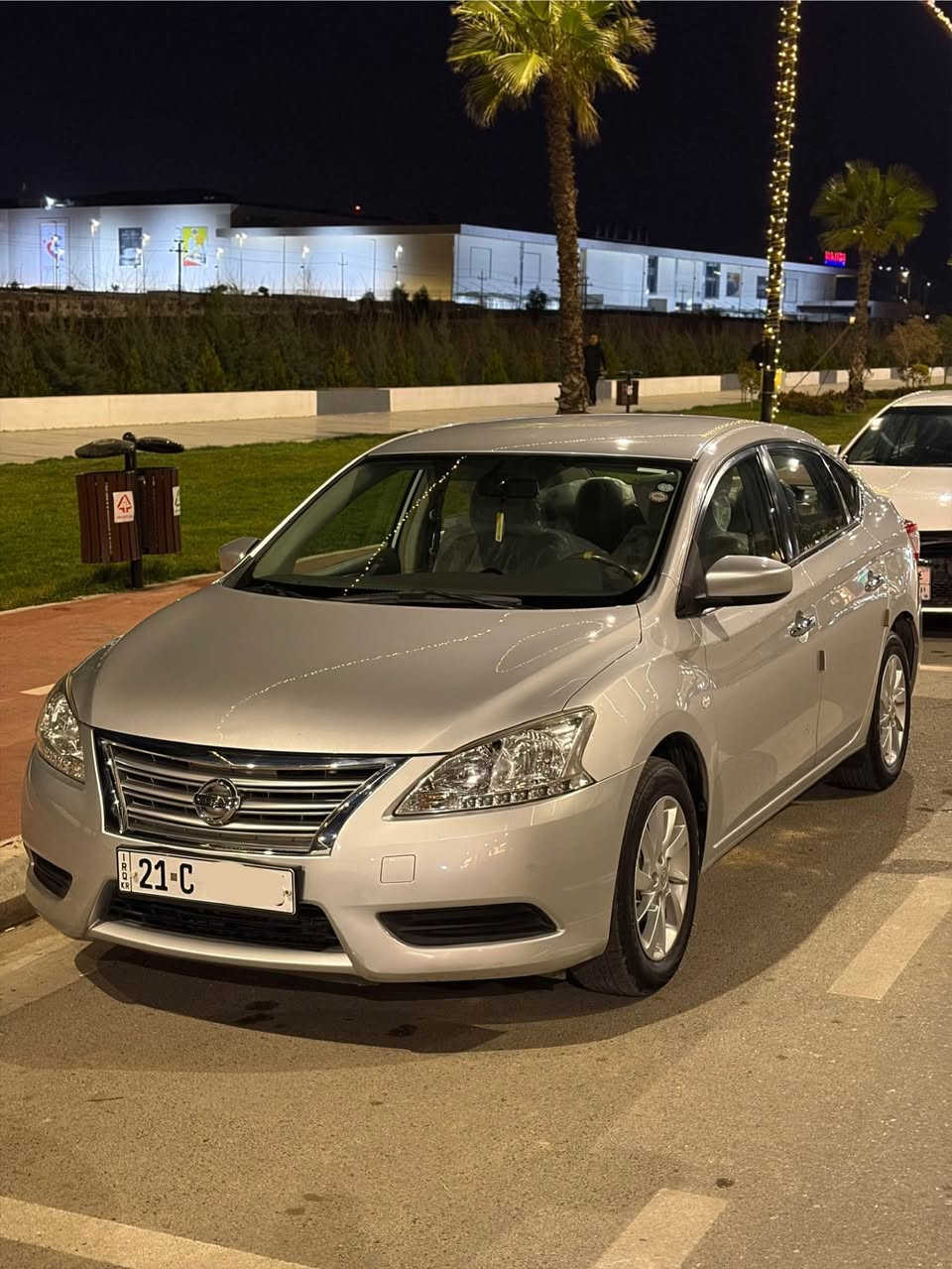 سینترا ٢٠١٦ خلیجی
بەسمە ودرگا بەسمە 
شاشە و بلوتوز 
کامێرە
سوکان ڤۆلیۆم
سەیارەکە بێ بۆیاخە دو پەڵەی بچوک ساردو وردەی هەیە
سەنەوی بە ناوی خۆمانەوەیە 
گێرو مەکینە چرکەی تیا نیە
115 و کەمێک مەجال 
*********** السليمانية, العراق
