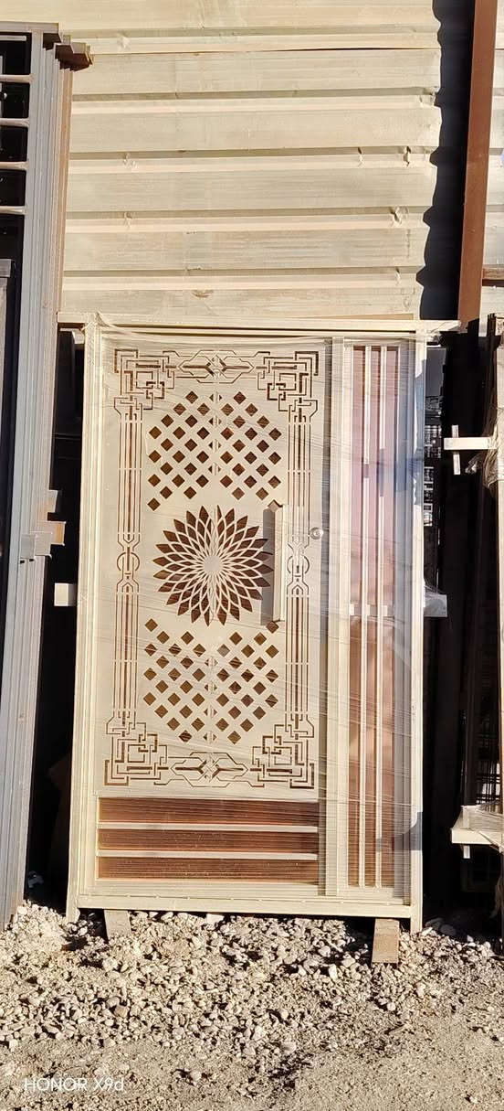 اللهم صل على محمد وال محمد بسم الله الرحمن الرحيم يوجد لدينا بيبان وشبابيك وخشب جميع القياسات وبيبان شارع وبديل الخشب العنوان مدينه الصدر شارع الاورفلي رقم الهاتف***********/***********
