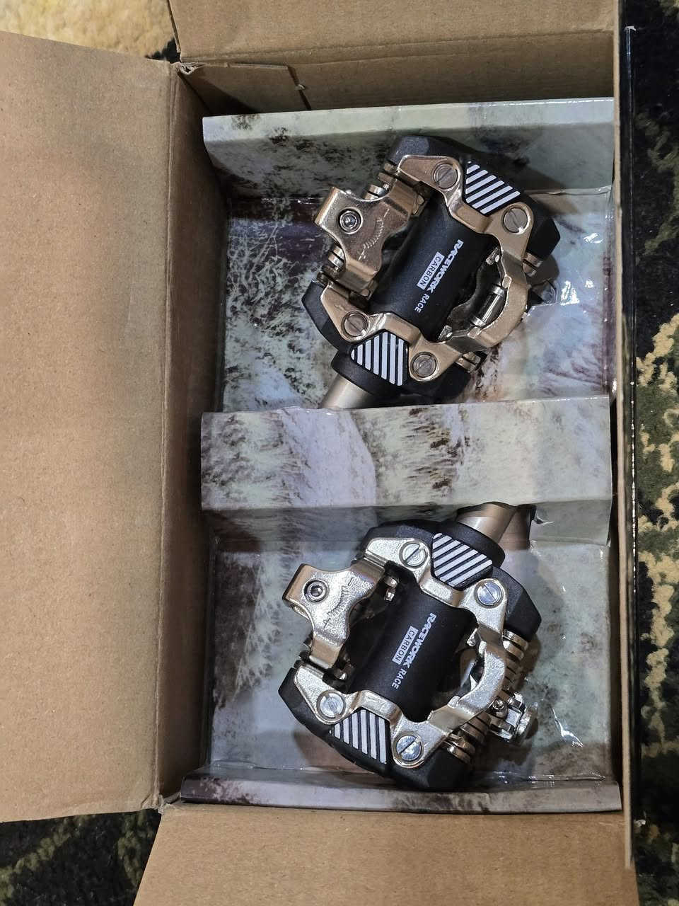 سلام عليكم 
لوكات جبلي وترهم للرود 
مع كافة ملحقاته قواعد و النكيات 
مثل ما موضح بل فيديو 
سعر 20الف 
***********
