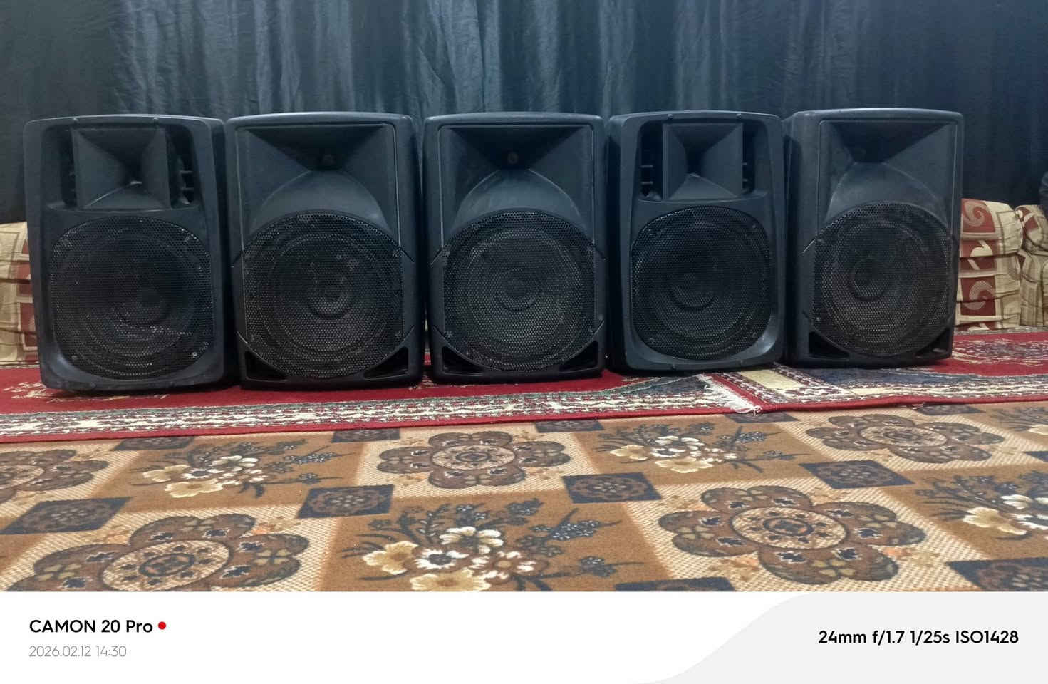 اربع ازواج سماعات دبدوب اللبه الدينكورد الأصلية 
جدد استخدام قليل جدا 
سعر الزوج 175 قفل ربع ما ينزل 
شراي اتصل ***********
او علق وأنه ارسلك 
ذي قار قضاء الفهود
