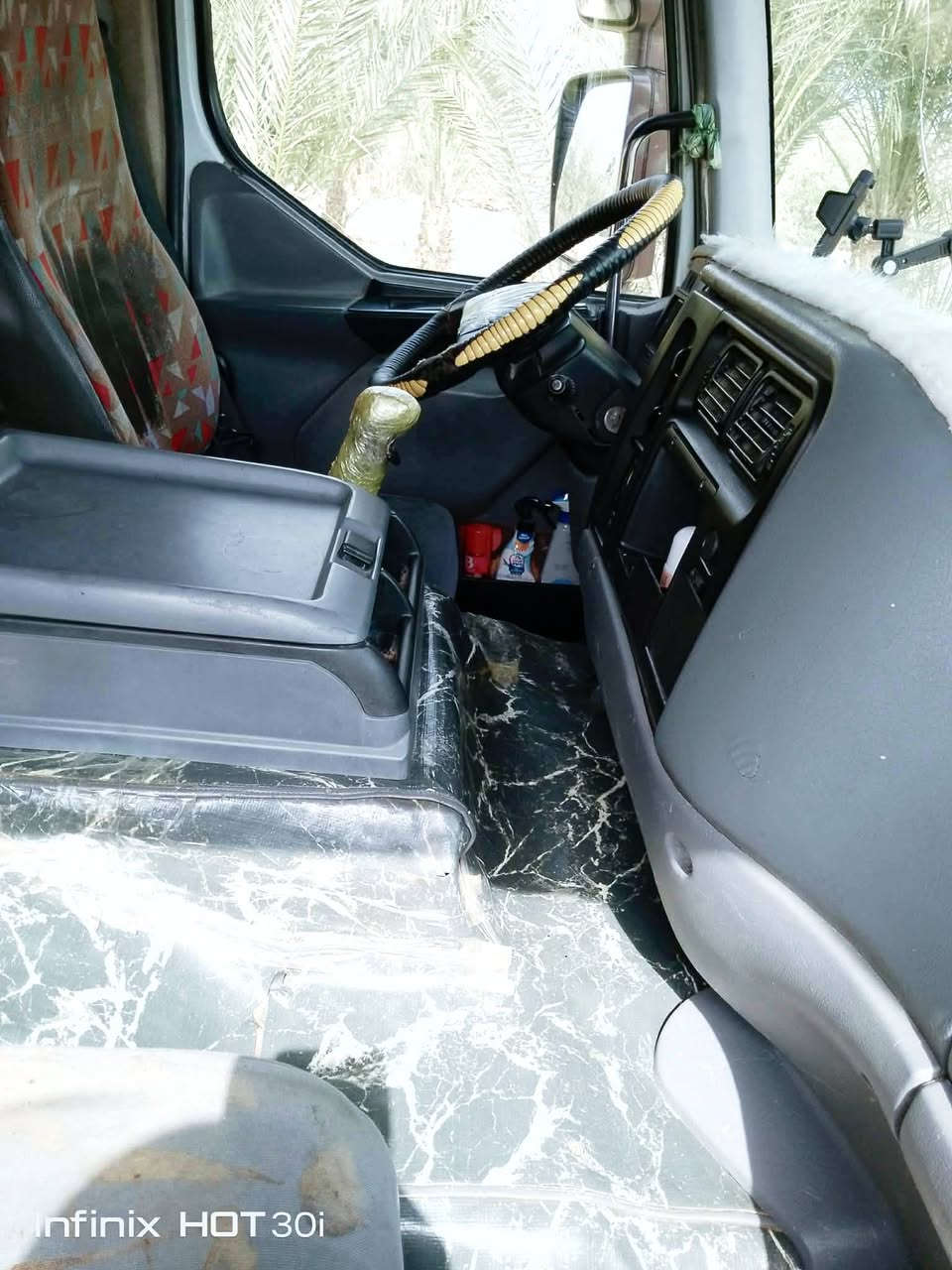 السلام عليكم
رينو للبيع   2004
تخم تاير جديد 
مكينة 420 مكفولة 
شاصي مكفول
رقم قادسية تحويل
مكانها الكوت 
***********
***********
