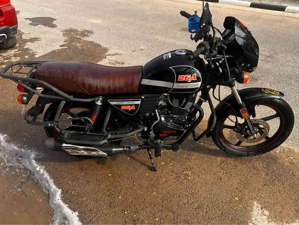 دراجة دايوان موديل 2025 مرقم دراجة الله وكيلكم شبه زيرو اخذتها حتى اكضي شغلات بيها وراها نامت بلبيت لان اني كثير سفر دراجة هي تحجي على نظام والحمدلله والشكر 
بأسمي شرط تحويل سعرها مليونين و 500 
هذا رقم لتواصل *********** بعقوبة
