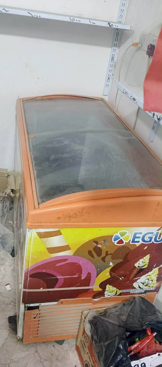 عارضات للبيع نضيفات جدا+عارضه موطه+رفوف حديد مامتواجد علئ الفيس 
‏‪***********‬‏
