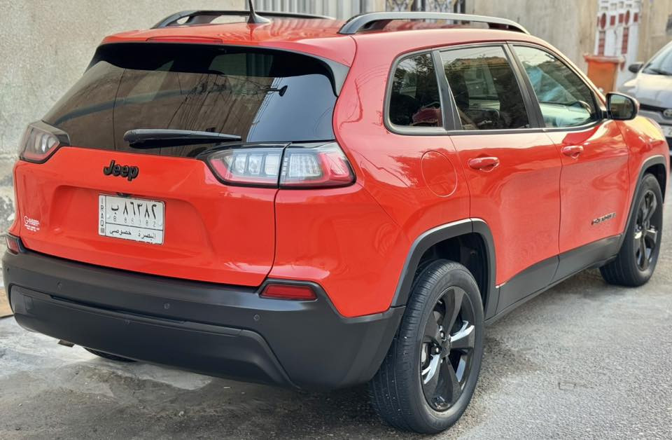 للبيع جيب شيروكي موديل 2021 وارد امريكي كفالة عامة من الصبغ والضربة والتبديل والفتح والشخط والبارد سيارة بيها تقرير غرق تعمل وتسير گلوب واحد ما مشتغل بل عينة مكينة وكير بلكارتون برغي ما مفتوح بيها مكينتها حجم المحرك 2400 حدادية وتخم تاير زيرو .
المواصفات:تريل هوك
رادار جوة الرقم 
تحديد مسار 
اوتو هولد 
مثبت سرعة 
تحكم مقود اربع جهات 
كشنات جلد مختمات تريل هوك 
كشنات كهرباء 
كشنات هيتر 
تبريد لمس
بصمة +بصمة ابواب 
دخول ذكي 
نضام ترحيب
شاشة وكامرة وحساسات امامي خلفي 
سايد بريك بصمة
اوتو ستوب 
اوتو ستارت 
رادار جانبي 
رادار خلفي تحذير اصطدام
نقطة عمياء 
تشغيل عن بعد
وبعد بيها هواي مواصفات ما ذاكرهن .
السيارة زيرو ماشية 20 الف حقيقي 100/100
السعر :137 وبيها مجال
للأستفسار الأتصال:***********//***********
العنوان :البصرة الأمن الداخلي.
