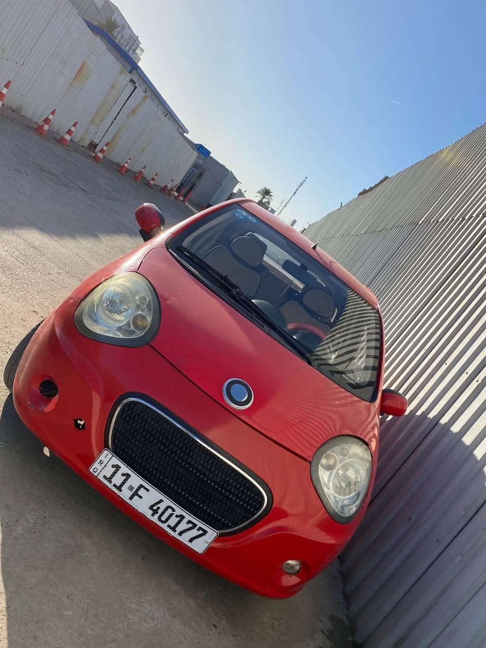 السلام عليكم باندا 2013 ضررها موضح بالصور منزل السونار سيارة جاهزة من ناحية كلشي البارحة سويتلها ادامة كاملة صدر امامي خلفي جديد باتري جديد نوزلات بلكات  جديد كير محرك مكفول زيت محرك بارحة بدتله جديد جوينات جدد بدلتهن حتى  زرف بالصالنصه لحمته بلوجكتر جهى اليسار موجود جديد هوى وبطين الجاملغات جديد ممشدودات فقط الڤان يحتاجله كهربائي سالفته بسيطه السعر 52 ورقة العنوان الدورة *********** واتساب موجود
