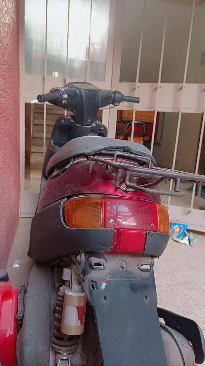 بطه 2003 مفتوحه مره وحده تجفيت اصلي ابو ٥٠ الف  كلها شغاله كامله بيها مكينه شرط ترايك وين ماتريد
سعرها 250 قفل
***********
