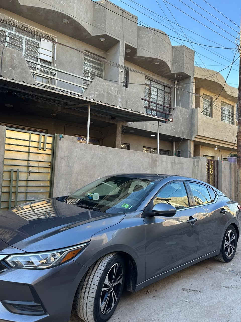 SentraSV2022
140ورقة قفل ضربتها مثل ما موضحا بلصورة وممأثر لا على كير ولا محرك ولا شاصي وبيها حادث من امريكا بلصندوق جداً جداً بسيط معدل بارد فقط ماشية 65الف ميل سيارة كلش حلوة ونضيفة 

مواصفات
محرك 1800 اقتصادي 
بصمة وبيها بصمة بل بابين الاماميات 
تبريد ثلج 
تحديد مسار 
النقطة العمياء 
حساسات امامية خلفية جانبية ٣٦٠ درجة الحساسات 
كشنات قماش 
ارضية مغلفة جديدة بعدها هية والكشنات
كامرة خلفية 
سيارة يم جناي يعني مو راكضة بعدها جديدة الشراي فقط يتواصل على الواتس اب فقط ***********
