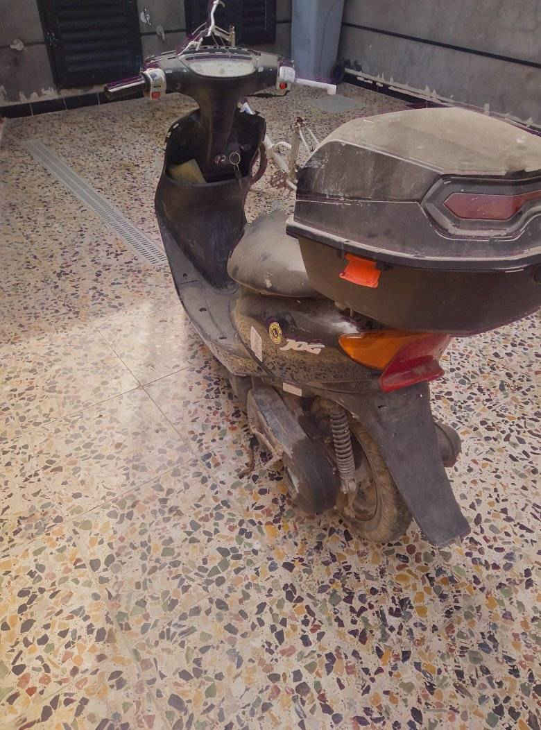 السلام عليكم دراجة 60عصفورية متروكة للبيع السعر 100 مكاني بغداد معامل رقم ***********
