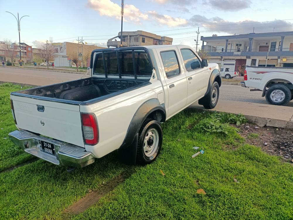 ***********
***********
نيسان دةبل ئةكسل مؤديل 2009
ليزةري دوبةية گيرومةكينةي بةشةرت
دةئةكسلي ئيشده كات بيدةعم بي ليدراو
بةلة بؤياخي هةية سةيارةكة زؤرزؤر باكة 
سعر 77كةلا توزيك مةجال 
ناونيشان زةرايةن
***********
*********** حلبجة, السليمانية
