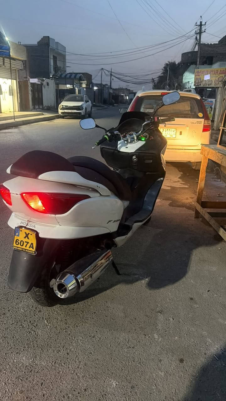 حبايب 08 مشكلتهة فقط چويتر  يخربط ويخليها تطفة مكينة ما مفتوحة  كهربائيات شغاله  كير ملغي عمية بيها اوراق منفيس فقط سعر700بيها مجال بسيط للشراي ***********
