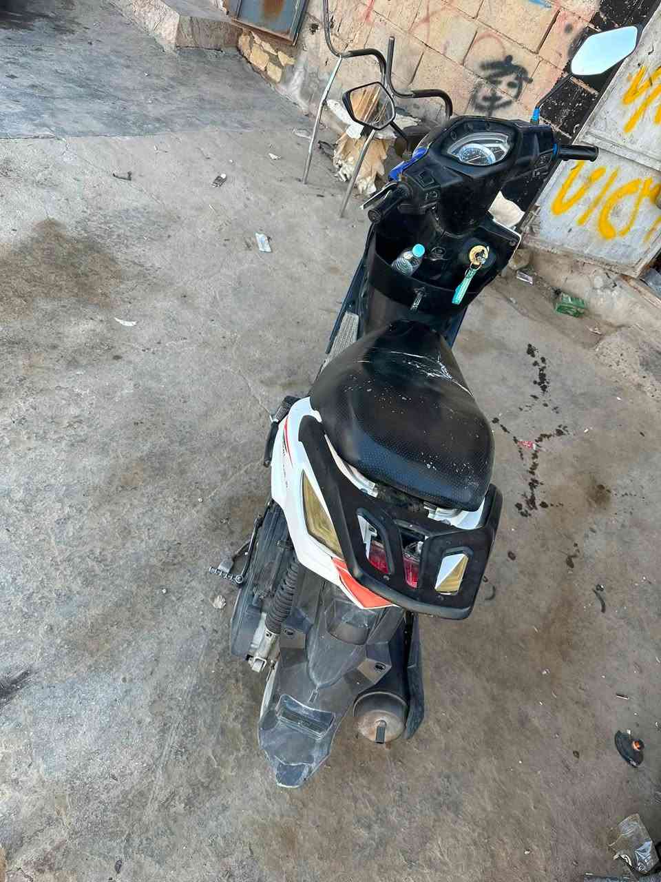 ماطور محرك 125نضيف حيل كهربائية كلهن شغاله لايت هورن أشاير تخم تاير جديد (نقص صلف يشكل بس)
مكان ال7كيلو ***********
السعر250بي مجال
