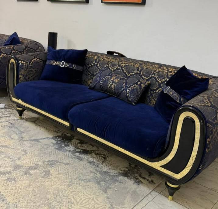 السلام عليكم تخم تركي ثقيل تكمه8مقاعد ميز طعام اخو جديد استخدام قليل بايسكل للبيع مكان بغداد الدورة *********** يوجد واتساب
