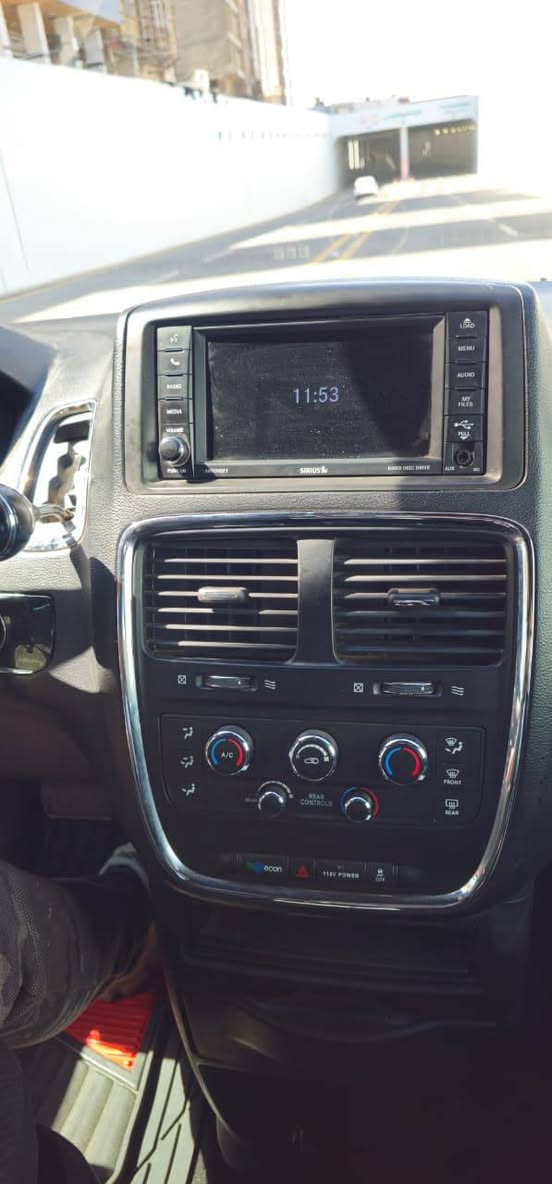 لبيع دوج كرفان موديل 2018
?لون السيارة نفطي

?رقم بغداد بسمي

💠محرك وكير شرط

💠تبريد 3 قطع ثلج

💠كشنات سياحي بلع

💠تحكمات ستيرن

💠نظام تقليل صرفيات البنزين

💠 6 جامات كهربائي

💠محولة كهرباء 110

💠طخم اطارات جديد

💠سيارة ماشية 80 قابل للزيادة

💠كشن السايق والنفر كهربائي

💠كاميرا مع شاشة

💠هيتر بل مرايا

💠سيارة دوج GT وبكامل مواصفاتها 

💠تحكمات ستيرن مع شاشة عطلات

💠شرط التحويل

💠السعر 125 بيها مجال بسيط

📍مكان السيارة النجف خان المخضر
***********
