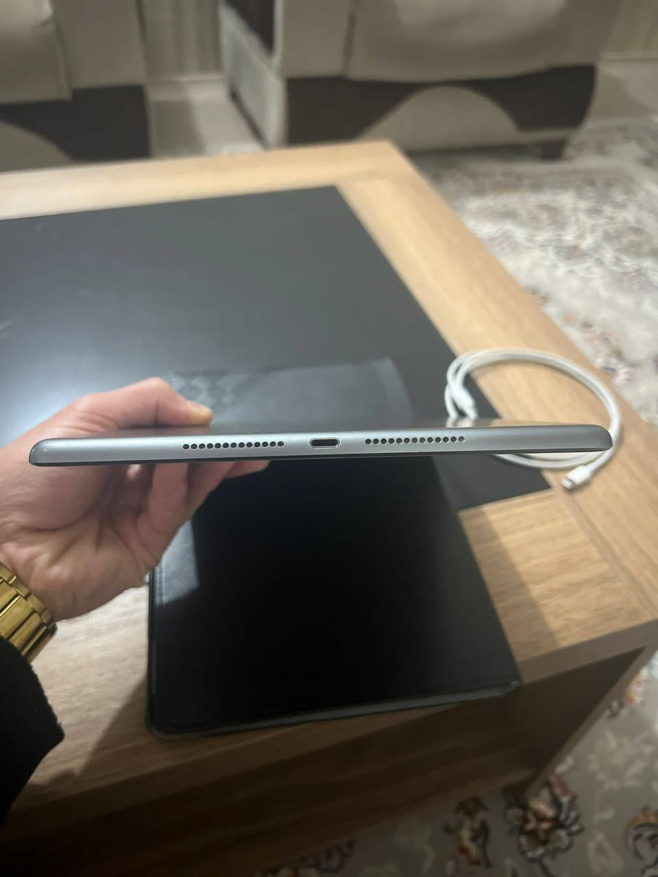 ipad 9
پاتری 86 حەقی قی 
زۆر خاوێنە بێ کێشەیە نەکراوەیە هەموشتێکی بەشەرتە بۆ پۆبجیو کاری قورس زۆر شازە
کێبڵی خۆشی لەگەڵە 

نرخ  265 هەزار مە جالێکی کەم
گۆرینەش هەیە بەموبایل گەر بەدڵم بێ سوران, أربيل


**إذا كنت صاحب هذا الإعلان وتريد حذفه لأي سبب، رجاءا أرسل رسالة إلى الدعم الفني**