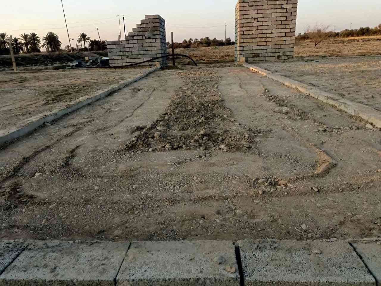 بسم الله والصلاه والسلام على سيد الأنبياء  يوجد كادر متفرغ حالين
١-  حفر أساس + دفن البتلو وتعديل 
٢-  تسفيط بلوك اساس ظاهري 
٣- حفر فتالات والمربعات والتعديل والصب
٤-تنضيف البيوت من الأنقاذ والحدائق المنزلية 
٥- تفليش + قشط 
اتصل ***********  وتدلل بأنسب الأسعار والدقة في العمل
