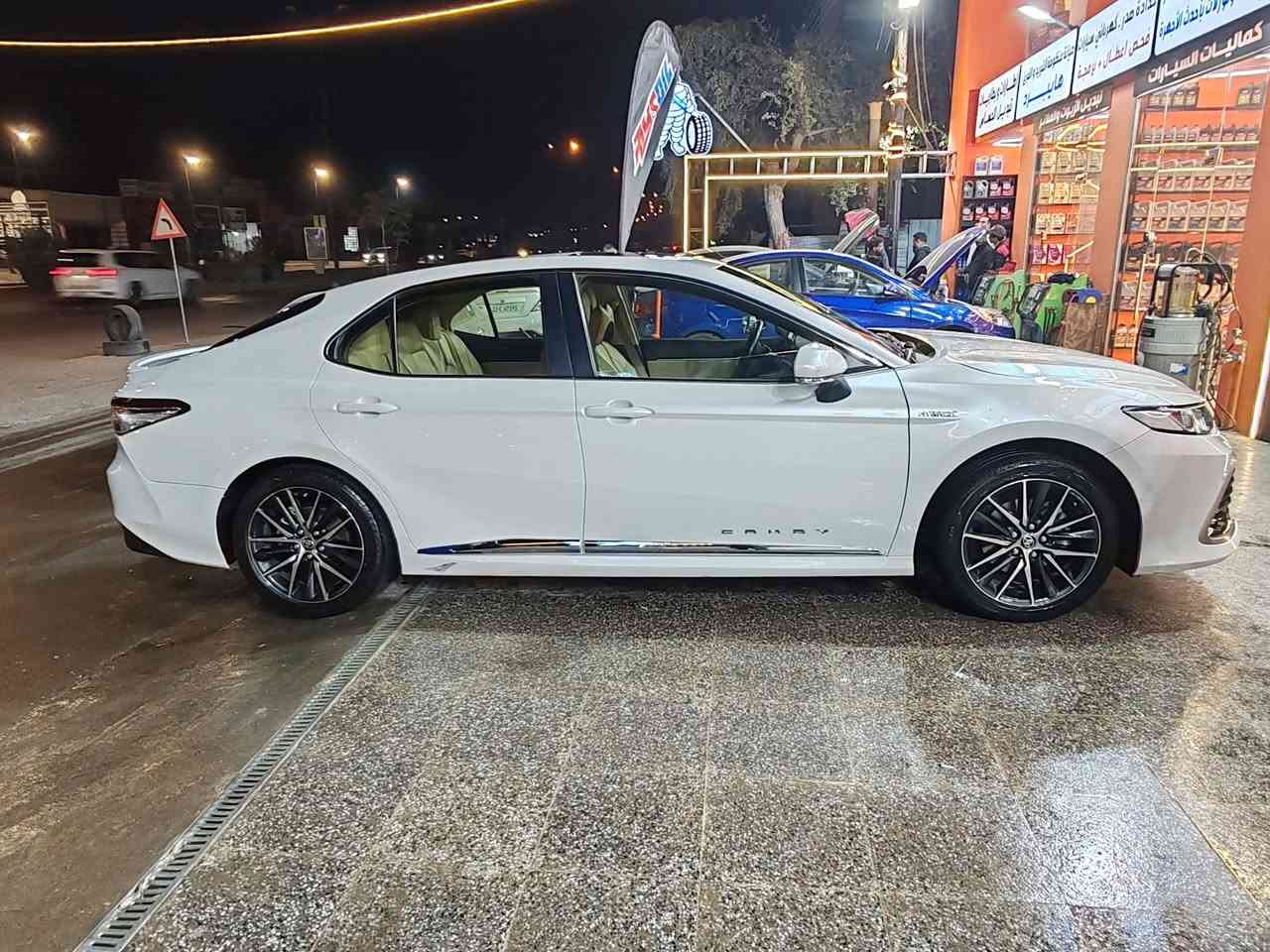 كامري 2024  وكاله عبد اللطيف جميل
خليجي   جاملخ الخلفي عكس السايق صبغ قليل 
 فول 1/1 GLE 
رقم بغداد 
سعة المحرك 2.5L هايبرد
فتحه 
برده 
حساسات أمامية 
حساسات خلفية
لايت زينون 
 كشافات 
سلايد رووف 
ويل كب 18
اريل نفكيتر 
 بصمة 
شاشة
كاميرا دوارة
الانارة الداخلية LED
كشن السائق كهرباء 
قطعتين تبريد
هاند بريك بصمة 
أوتو هولد

24.500 $ بيها مجال
سنوية باسمي تحويل مباشر
—————————————————-
المكان بغداد الكرخ
***********
