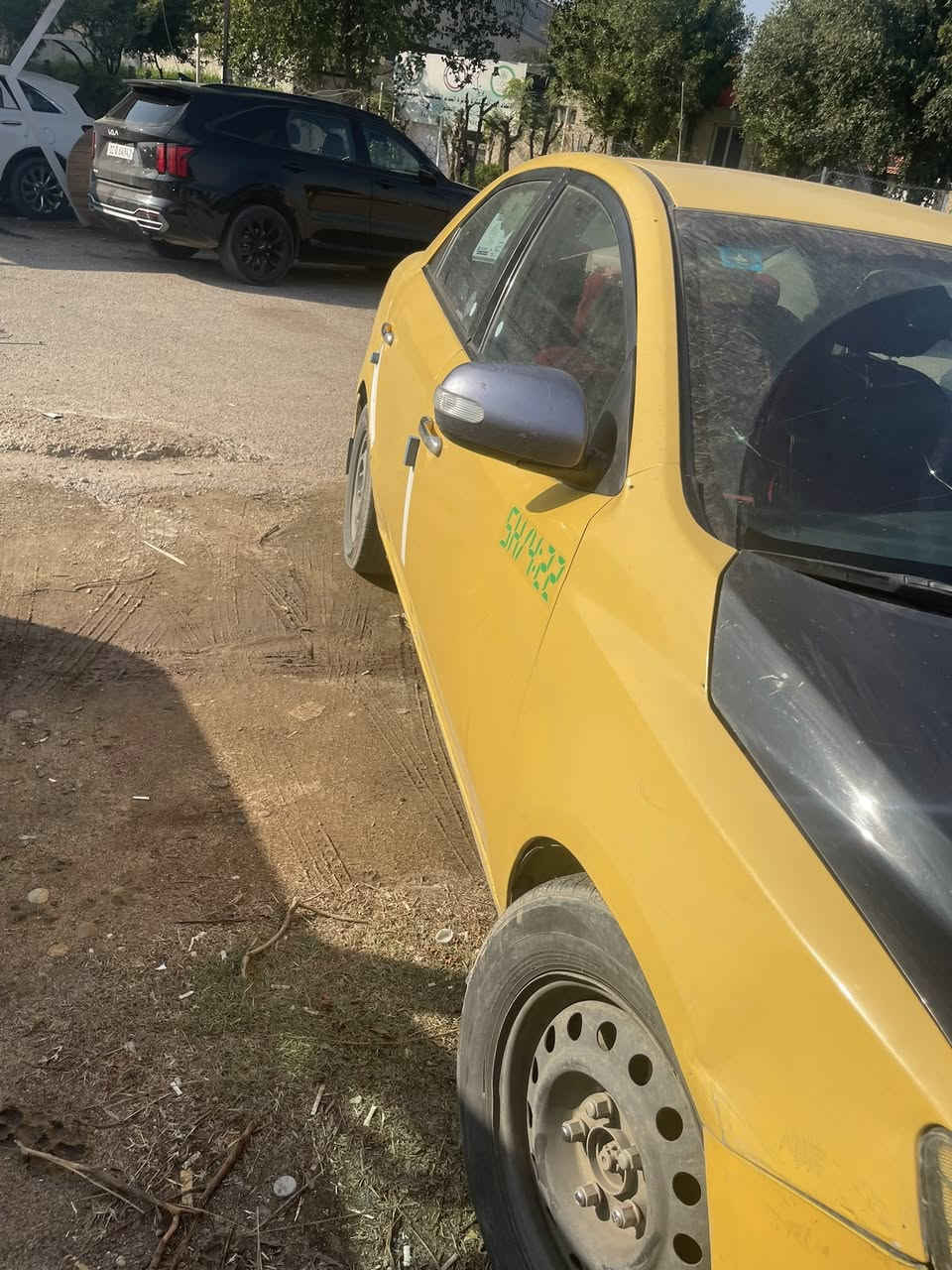 كيا فورتي مديل 2010 وارد امريكي بيهة قطعتين بنيد مبدل وصندوك امبدل مكينة شادهة جديدة هية والكير 
النقوصات البيهة بنيد ما مصبوغ والجنطة مضروبة بيهة منضومة غاز بس لمن بدل المكينة مشديتهة 
مكاني بسماية السعر 72 وبيهة مجال
***********
ملاحضة عندي السيارة جام جوبي وصدرهة تعبان
