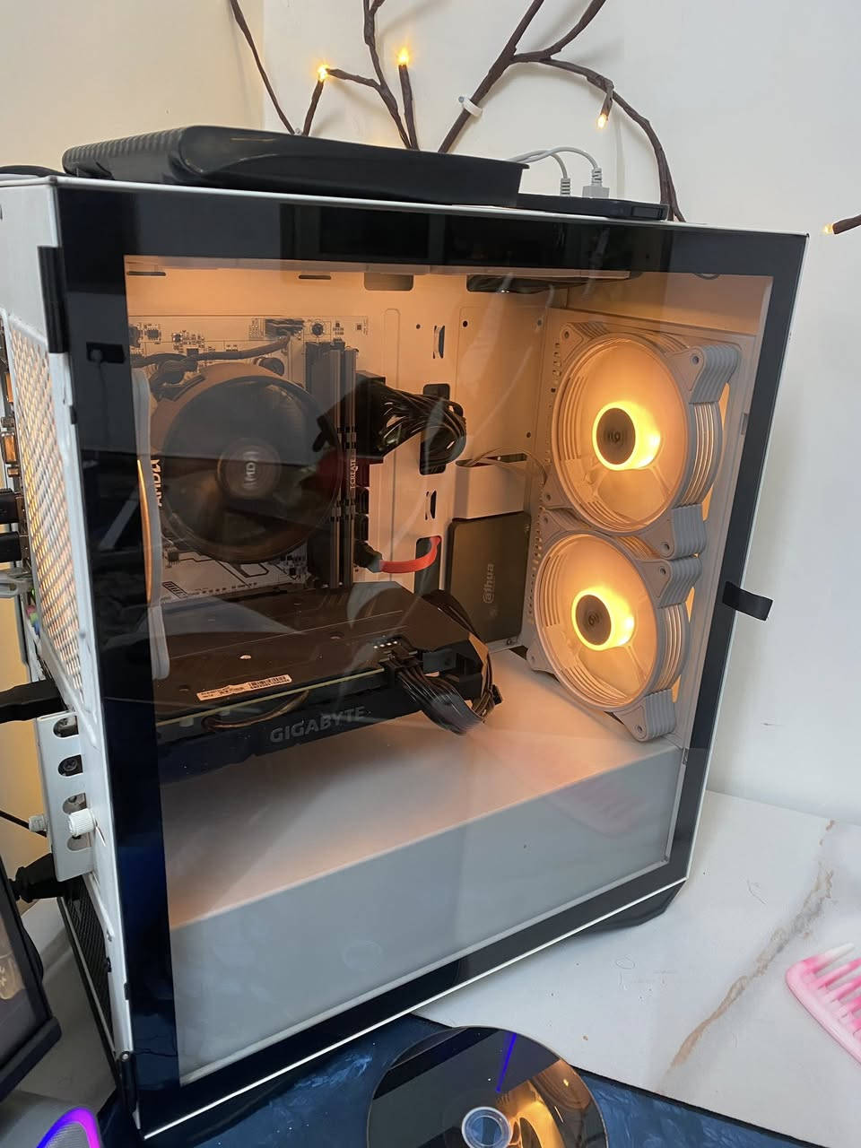 السعر 395الف
المواصفات GTX 1660ti
Ryzen5 2600
RAM 16 DDR4
SSD 512
توصيل لجميع المحافظات مجاني
واتساب ***********
