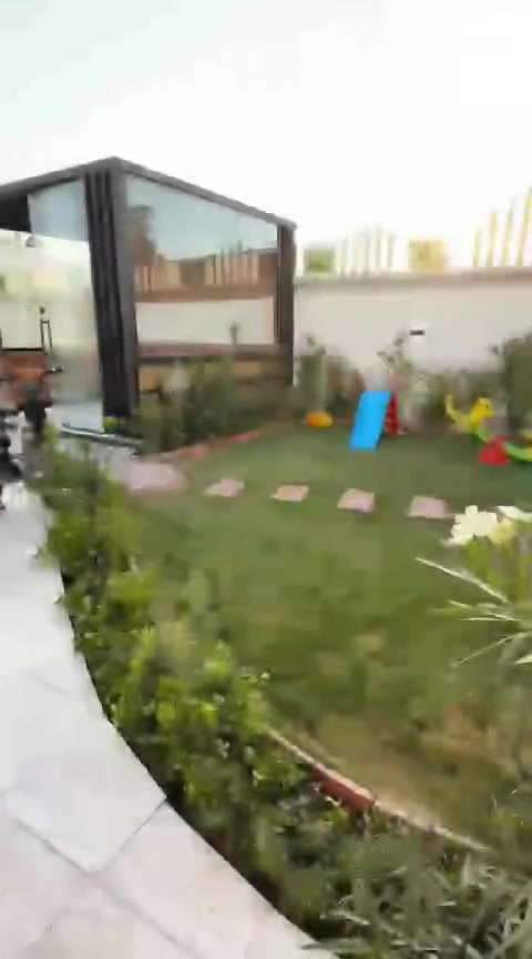تردون جمال ونضافة ونسة فول❤ يمنة فقط وية مزرعة  هوى بغداد  يعني  الجمال والونسة  ❤وبااسعار مناسبة  😍 وموثقة بتطبيق اجرلي  
كل الي عليك راسلنا واتساب. ***********
