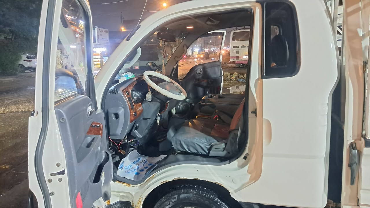 السلام عليكم سيارة كيه حمل  نثية بنكو موديل 2007 السعر ع خاص موصفات السيارة (كير ومكينه 3000 مكفولات سيارة تحورية تاير وويل 13 خلفي )رقمها بغداد
الاستفسار ع رقم *********** او ***********
