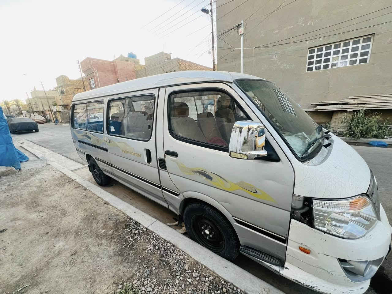 فتون 14 للبيع سياره رقم بغداد كير ومكينه كفاله وحداديه كامله تختم تاير جديد دوشمه كامله سياره مناقصهه شي 
سياره رايديهه ب75 وبيهه مجال بسيط
***********
