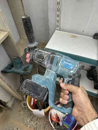 بيع بالكامل مجموعة ماكيتا عدة يدوية شغاله كله شحن متكونه من ليزر وخلاط...