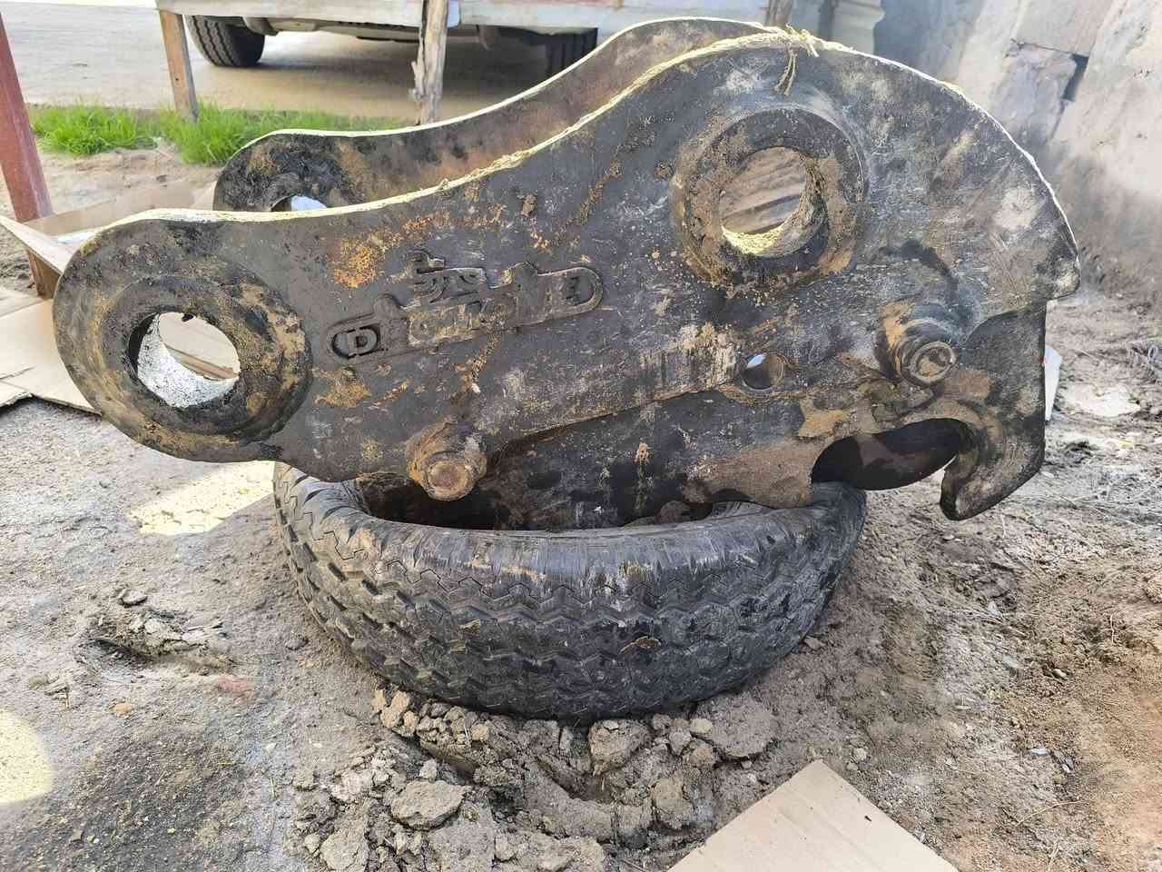 سلام عليكم كماشه للبيع مكفولة لا فطر ولا ايشي نظيفه جدا للبيع شاده عله حفاره حجم 210 بيم 80 مكان بابل رقم الهاتف ***********
