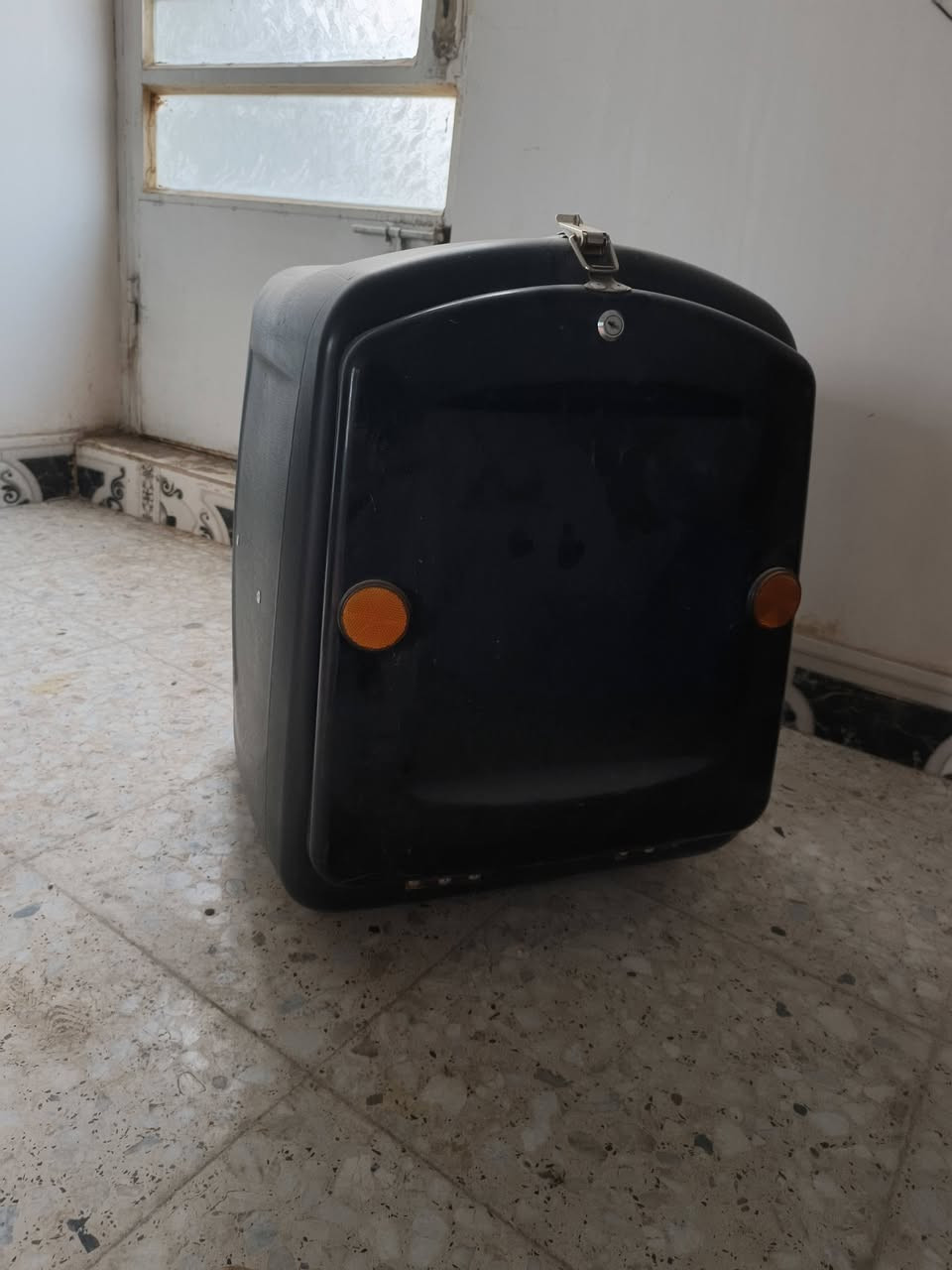 سلام عليكم صندوك جديد مامستخدم اسبوع وضميته السعر 30وبي مجال مكان مدينه الصدر 
***********
