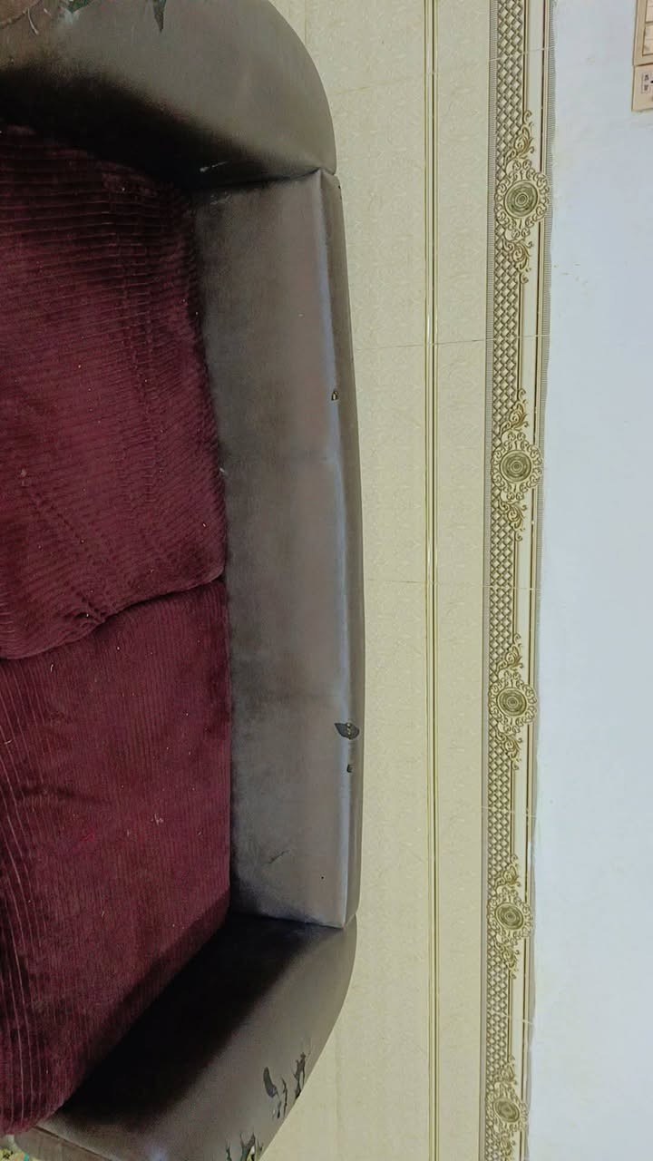 قنفات جديدات قطعتين بعدهن جديدات وسعر مناسب ***********
