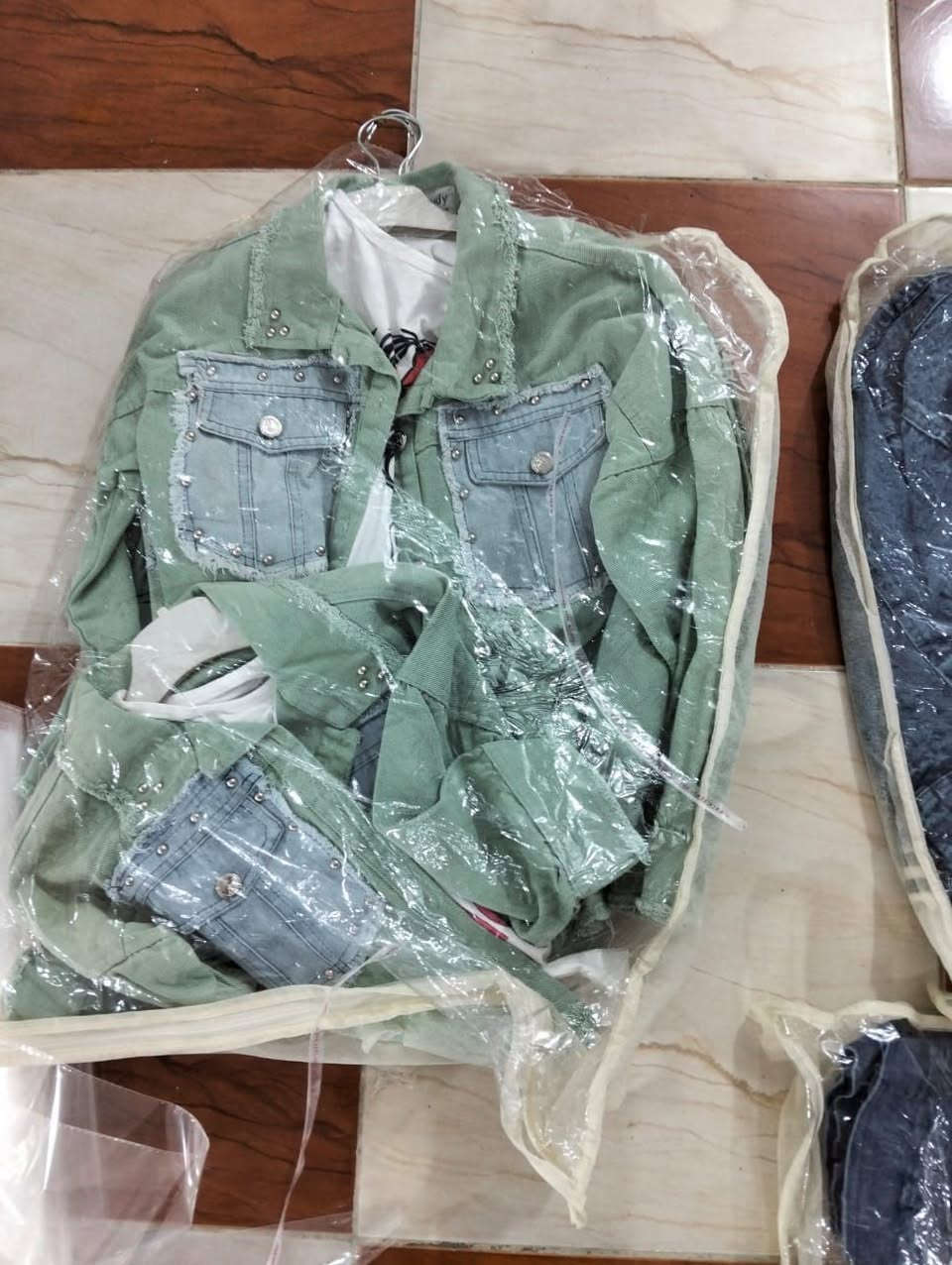 بيعة تونز محيرات. 
حرقنا سعر  🔥
تلبيس محير 
خامه جينز  تلحق لمتلحقش

https://t.me/fatmaforclothes


**إذا كنت صاحب هذا الإعلان وتريد حذفه لأي سبب، رجاءا أرسل رسالة إلى الدعم الفني**