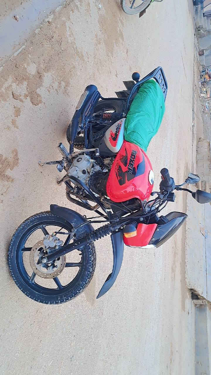 بوكسر جبلي موديل 21 رقم انكليزي محرك بلادي لا تنقيص ولا تبخير بعدها جديدة ماشية 9 الاف ونص مابيها اي نقص السعر مليونين و مية وبيها مجال
العنوان بعقوبة المفرق 
***********
