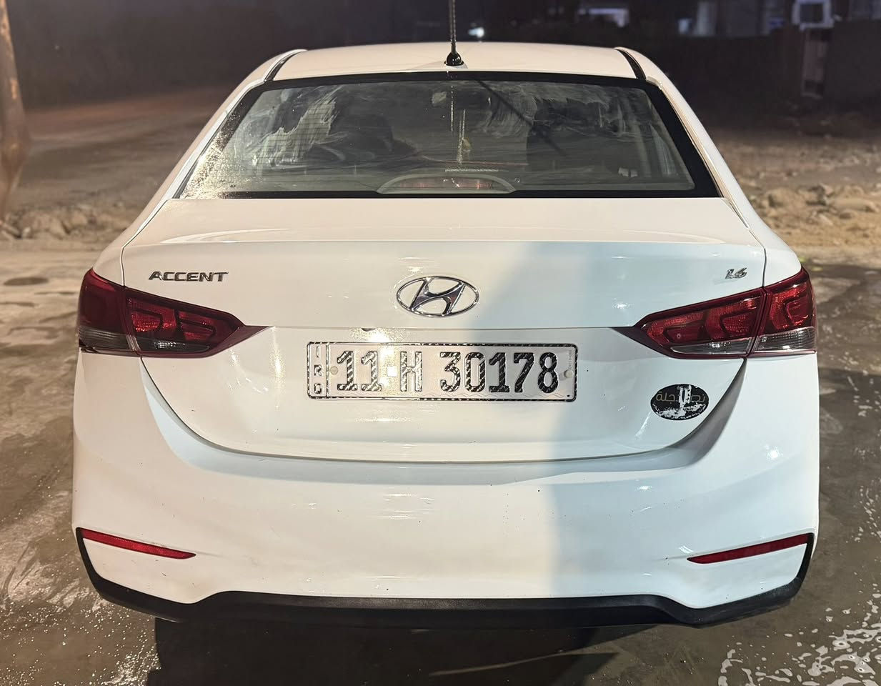 هيونداي اكسنت 
موديل 2020 خليجي
محرك 1600
السيارة بأسمي رقم الانگليزي الجديد سنوية لل29 
فول مواصفات عدى البصمة 
(شاشة ، تحكمات ستيرن، اشارات مراية جانبية، فتحة سقف، قطعتين تبريد امامي خلفي ،….الخ) تبريدها مرتب ومعروف للأكسنت بالبرودة و السيارة جداً اقتصادية 
السيارة على ايدي دهن بانزين صدر جديد امامي خلفي  ،گير ،محرك ، تخم تايرات جديد 

اخوان على سالفة الدوانز فالسيارة عندي نادراً مدگ دوانز يعتمد على دوستك وعلى نوع البانزين فلتخلي ابالك سالفه الدوانز(انسى)

الحادث مالتها بنيد ودعامية امامية فقط بدون دواخل لا لغد ولا شاصي 
شرط الفحص 
السعر 133 وبيهه مجال ان شاء الله للشراي 
اليحب يتواصل هذا رقمي *********** والرقم بي واتساب
والسيارة مكانها بغداد
