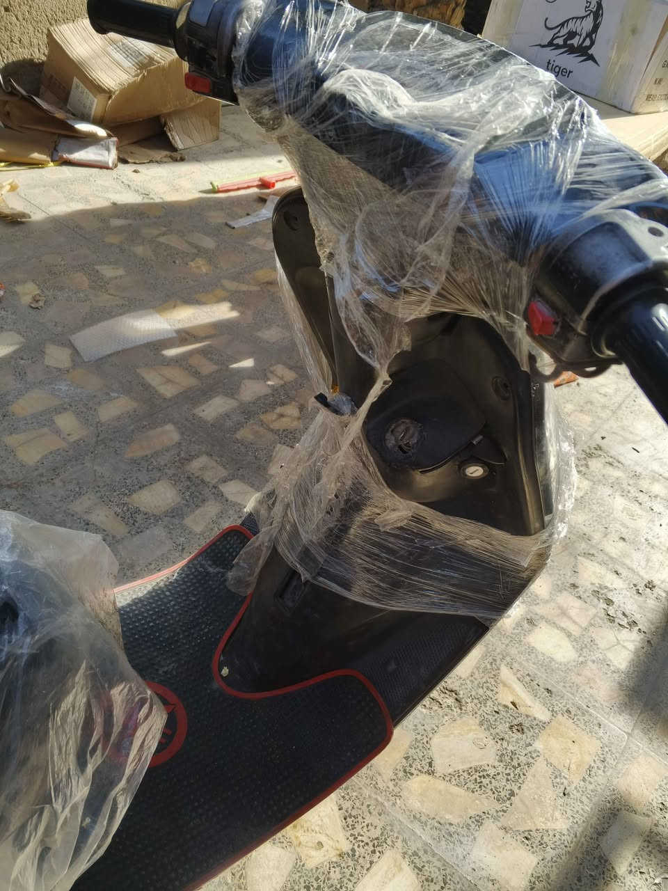 دراجة ياماها 5 زروف منغولي 
كهربائيات شغاله كامله باتري للسف ويشتغل ويرادله عرموطة مال هندر الي بيها تعبانه شوي ب 3 الاف 
مكاني البصرة قبله حي جامعة 
***********
رقم تواصل البصرة, العراق
