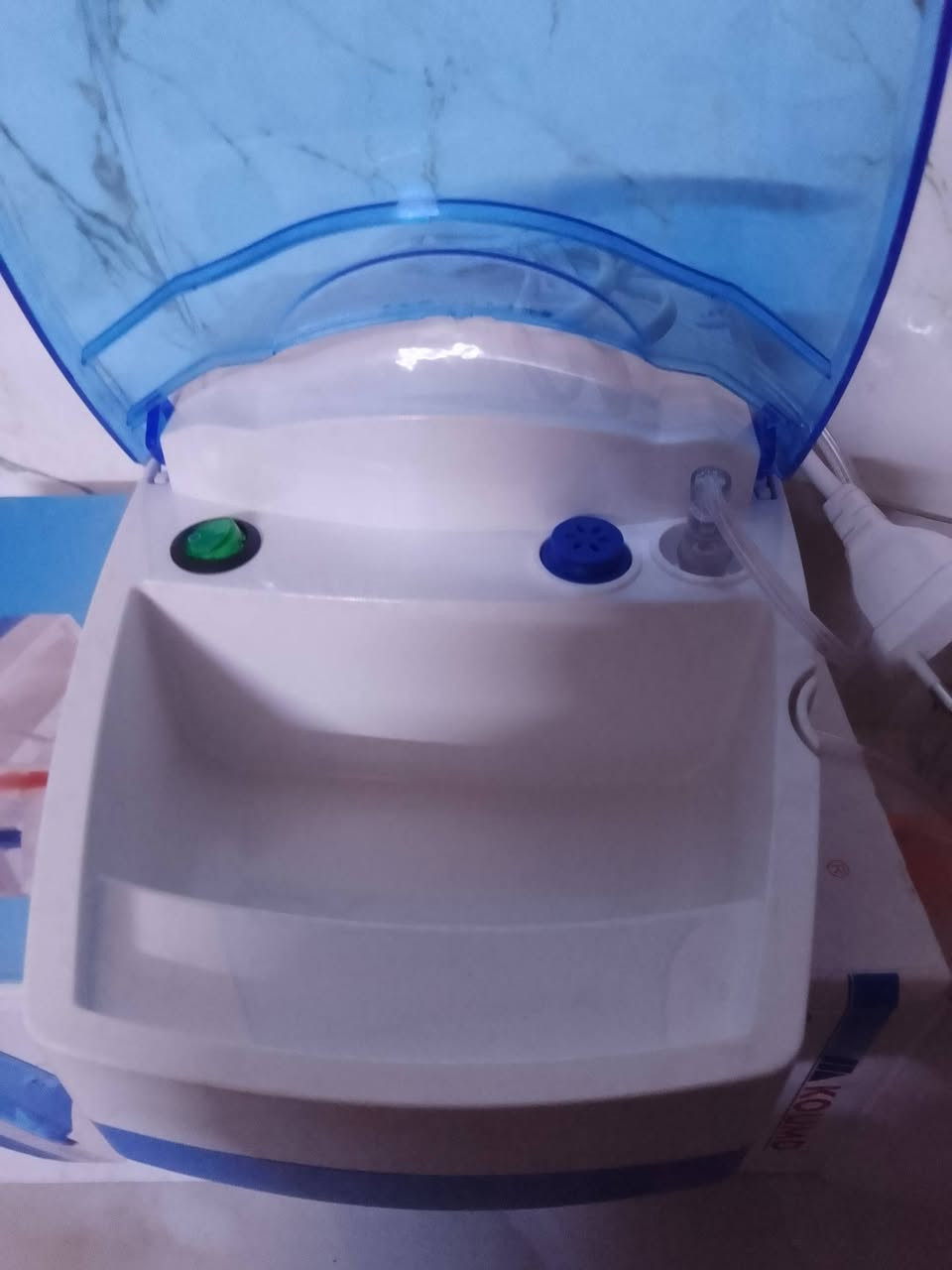 جهاز تبخير (Nebulizer) للبيع
ماركة: KOUMD
الحالة: شبه جديد / نظيف جداً
مناسب للأطفال والكبار لعلاج الربو، الحساسية، وضيق التنفس.
يعمل بكفاءة وصوت هادئ.
المواصفات:
تشغيل سهل بزر واحد
يأتي مع الملحقات
خزان دواء
مناسب للاستعمال المنزلي
السعر: (25,000)
الموقع: (بغداد/مدينه الصدر)
للتواصل خاص أو اتصال.


**إذا كنت صاحب هذا الإعلان وتريد حذفه لأي سبب، رجاءا أرسل رسالة إلى الدعم الفني**