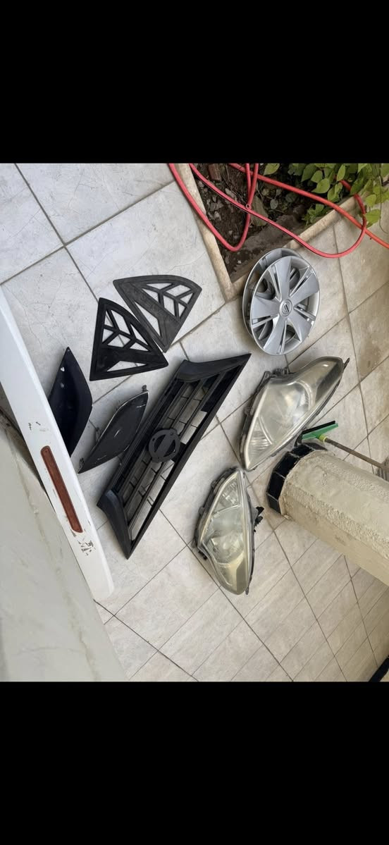 السلام عليكم للبيع غراض نيسان صني مديل ٢١ شباج امامي مالته البلاد عوزه علامه بدون كسر وتصليح. زوج لايتات تريد تجليهم تريد تبدل جام بكفيك بدون كسر وتصيلح زوج كفرات مال بلوجكتر مثلث جامه خلفيه جناح شوف عين بي فطر وزوج كبات جدد ما مشددوات لا تكلي شكد سعر حبيبي قيم واخذ عنوان ناصريه مركز *********** وبي واتس
