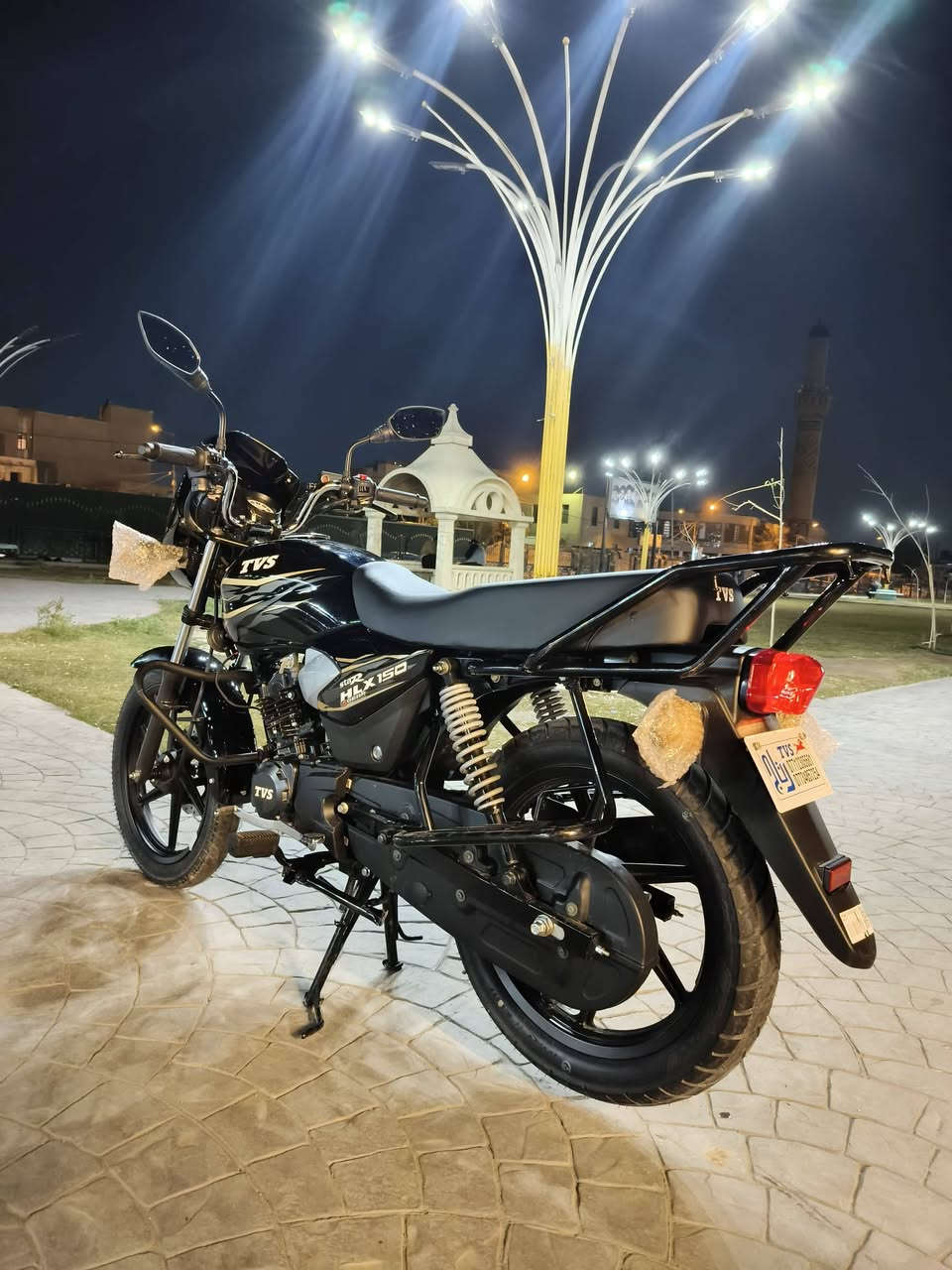 السلام عليكم دراجه 
TVS مديل 2023 طالع بل 2026 رقم وسنويه 
الدراجه رمبه جديده السعر 2400 وبيه مجال بصيط *********** بي وتساب
