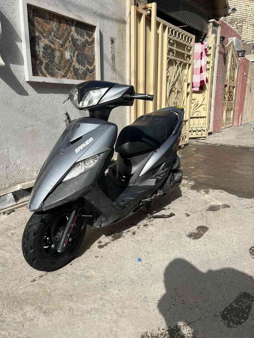 السلام عليـكم دراجه ثعلب للبيع نضيفه كلشي صار شهرين من نزلتها رمبه كفرات كلها مختمه مكينه ماملعوب بيها او على الفحص هم كهربائيات كلها شغاله دراجه جديده بعدها بحاله الرمبه شلعه قويه كلش مكاني بغداد البلديات 
السعر /700 او بيها مجال 
الرقم /***********
