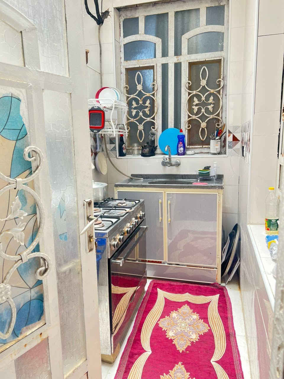 السلام عليكم بيت للبيع مساحة ١٠٠متر مربع طابو زراعي سند ٢٥  يحتوي مطبخ حار وبارد معزولين وصاله وكلدور وغرفه ومجمع صحيات وبيتونه وصحيات خارجيه  بناءصب كونكريت بناء حديثالعنوان ابو خستاوي شارع سيد علي قرب ملعب ابو عادل
السعر٤٣ وبي مجال 
للاستفسار***********
ا
