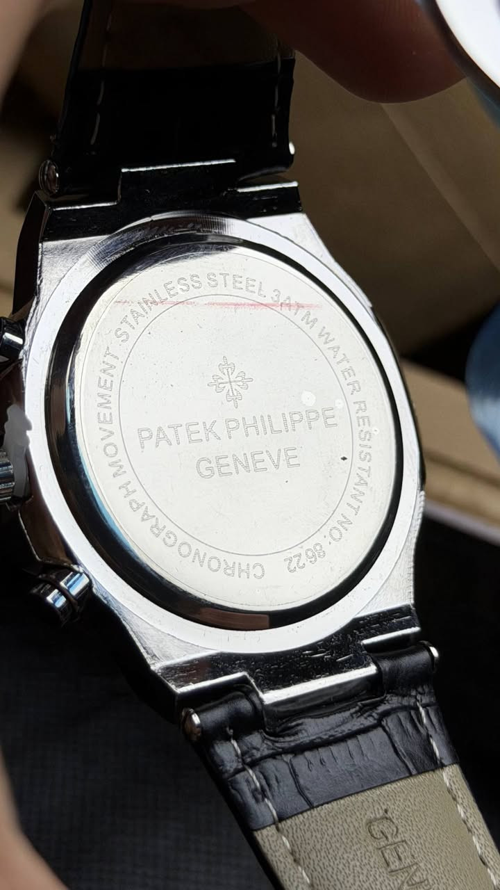 Patiek PHILLIP'E
ماستر غير مستخدم 
مينا تيفاني مميزة 
شمسي قمري ( مون فيس ) 
ارقام واميال لامينوس فسفوري 
سير جلد مختم 
ستانلس ستيل 
مقاومة للماء 
قفل فراشة 
سنتر ثواني منفصل 
نافذ شهري 

30 الف على اول تم


**إذا كنت صاحب هذا الإعلان وتريد حذفه لأي سبب، رجاءا أرسل رسالة إلى الدعم الفني**