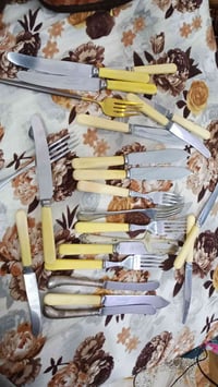 طقم انكليزي • ٢٥ قطعة