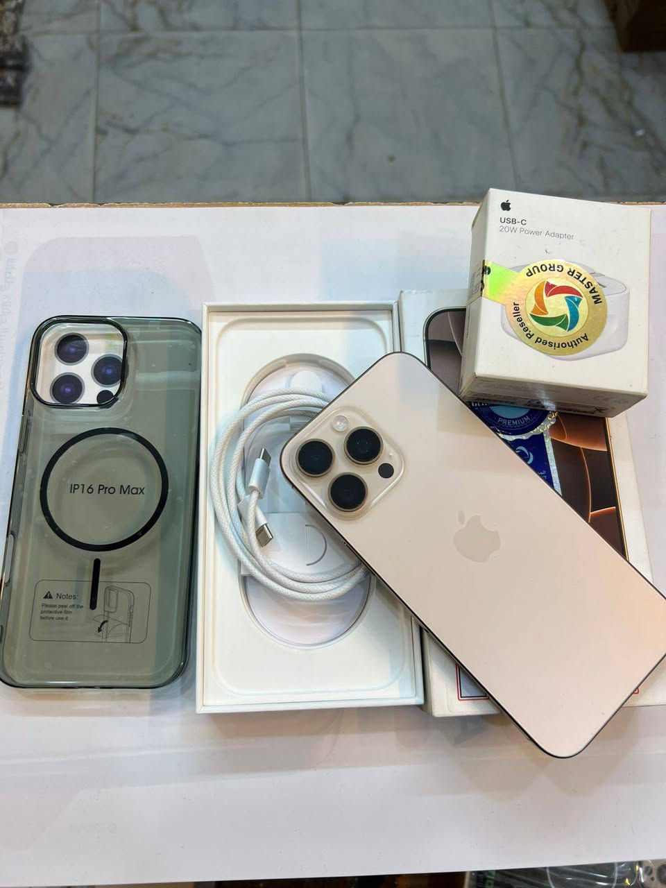 ايفون 16 برو ماكس 256
بطارية 99‎%‎‎
نضافة 100‎%‎
الجهاز شرق اوسط 
اخو جديد نضيف واستخدام قليل 
كامل ملحقات الاصلية شركة ماستر الاصلي 
السعر مناسب 
***********
العنوان القطاع شارع السوك مجاور عوينات الكرار 
مركز الشمس
