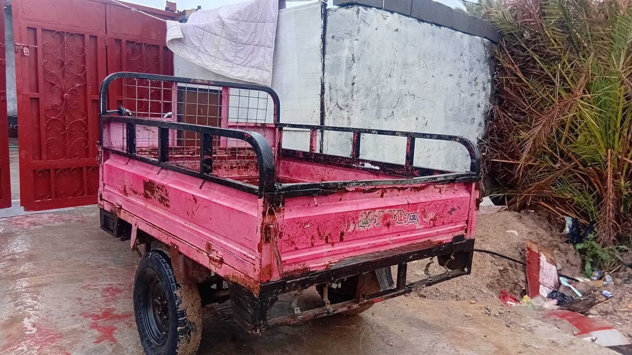 ستوته للبيع 
بدون اوراق شاصي مكفول عوزه باتري ستوته
 جميع الكهربائيات شغاله سلف هندر 
***********   
  عنوان حفريه صويره 
خاص ماجاوب رجائآ مكلف بالنشر
