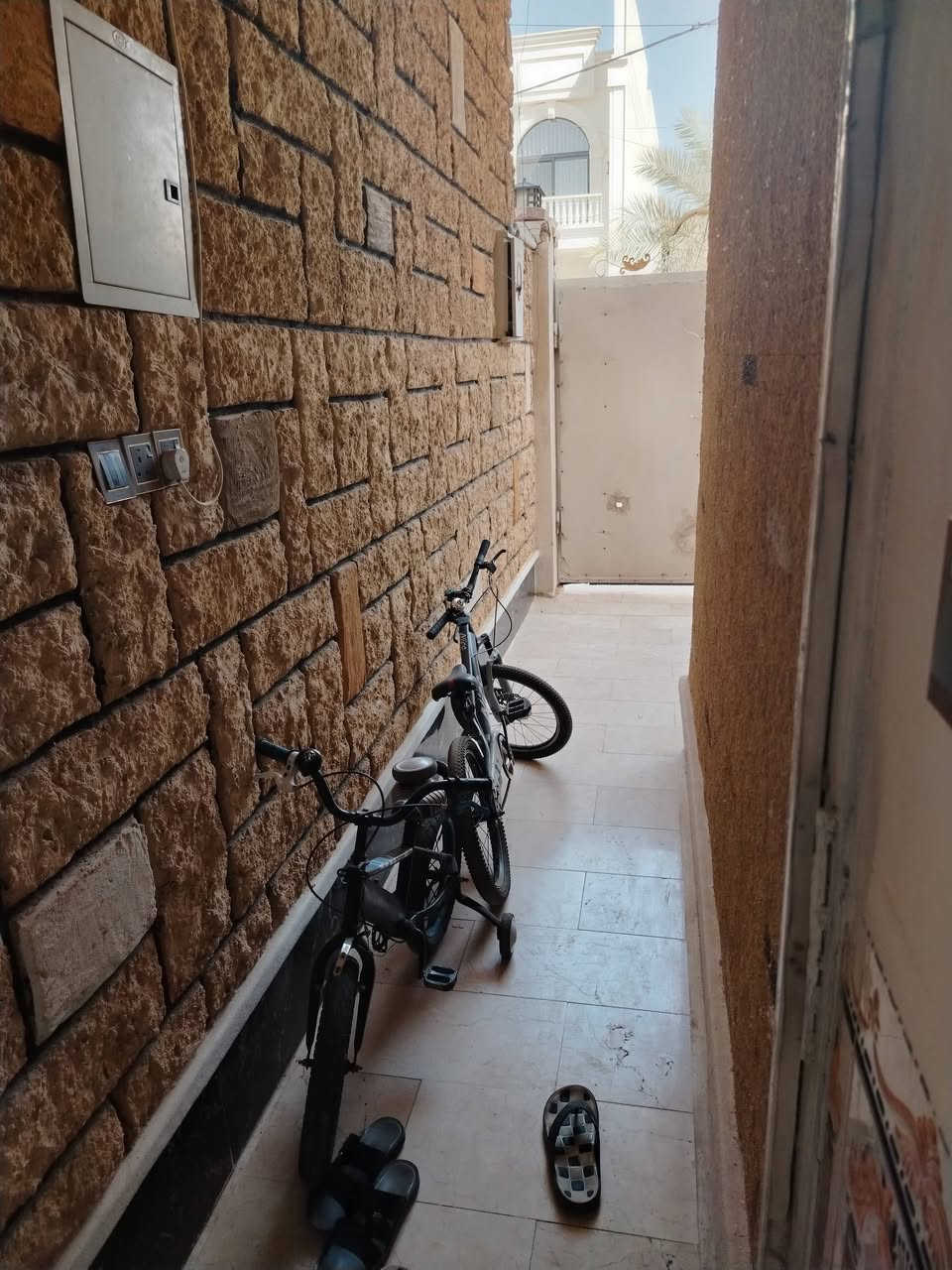 بيت ١٠٠ متر للبيع بناء ٢٠١٨ درجة اولى اي استفسار ***********
