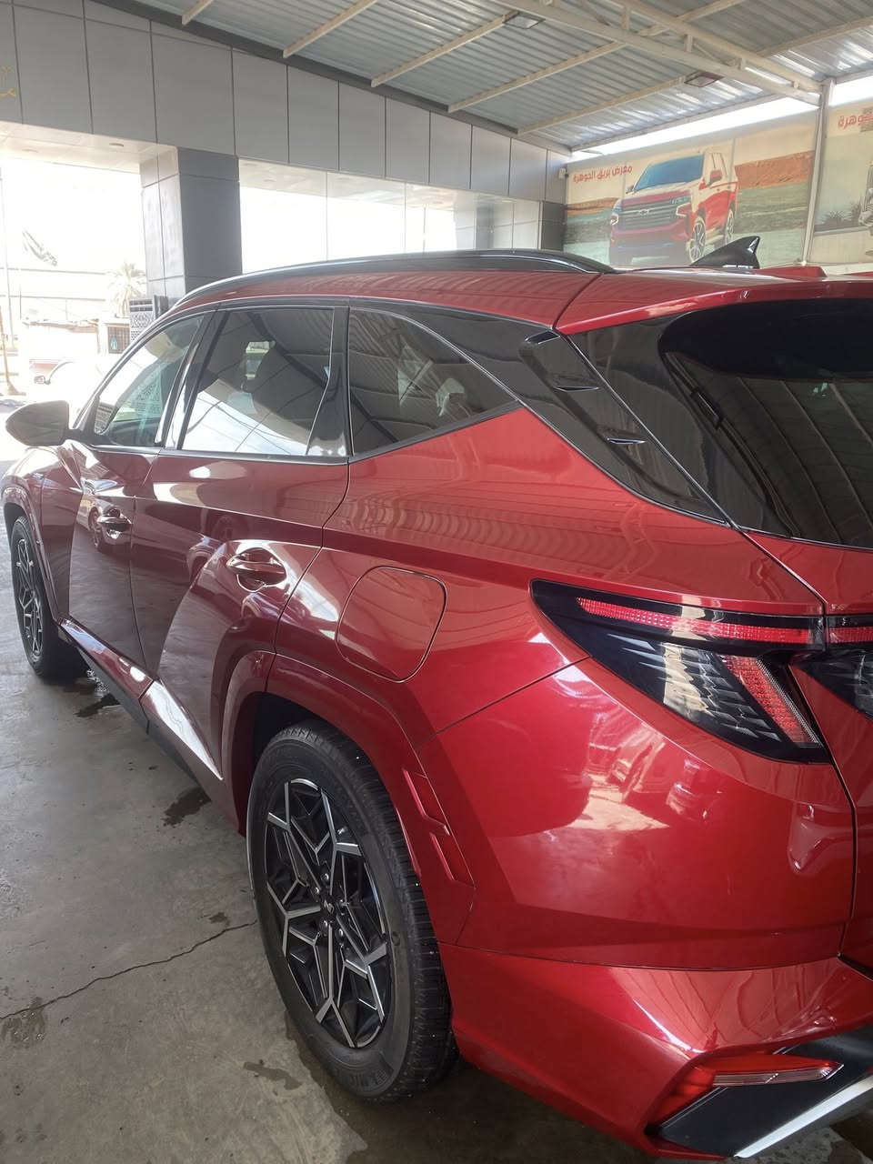 توسان 2023 ان لاين Nline السياره فول مواصفات للاخير السياره بدون اي صبغ فقط بارد بسيط بلبنيد وسونار مذكور بلصور بنراما رادار امامي وجانبي صندوق كهرباء كشنات تدفئه كرسي كهرباء وبعد هواي موصفات بيهه السعر 215 وبيه مجال مكاني بابل ***********
