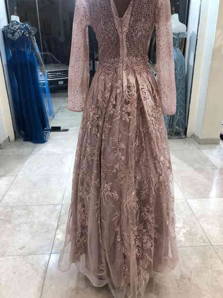 فستان ماخذته من اونيلا بالمنصور
بغداد الحريه الدولعي 

***********
