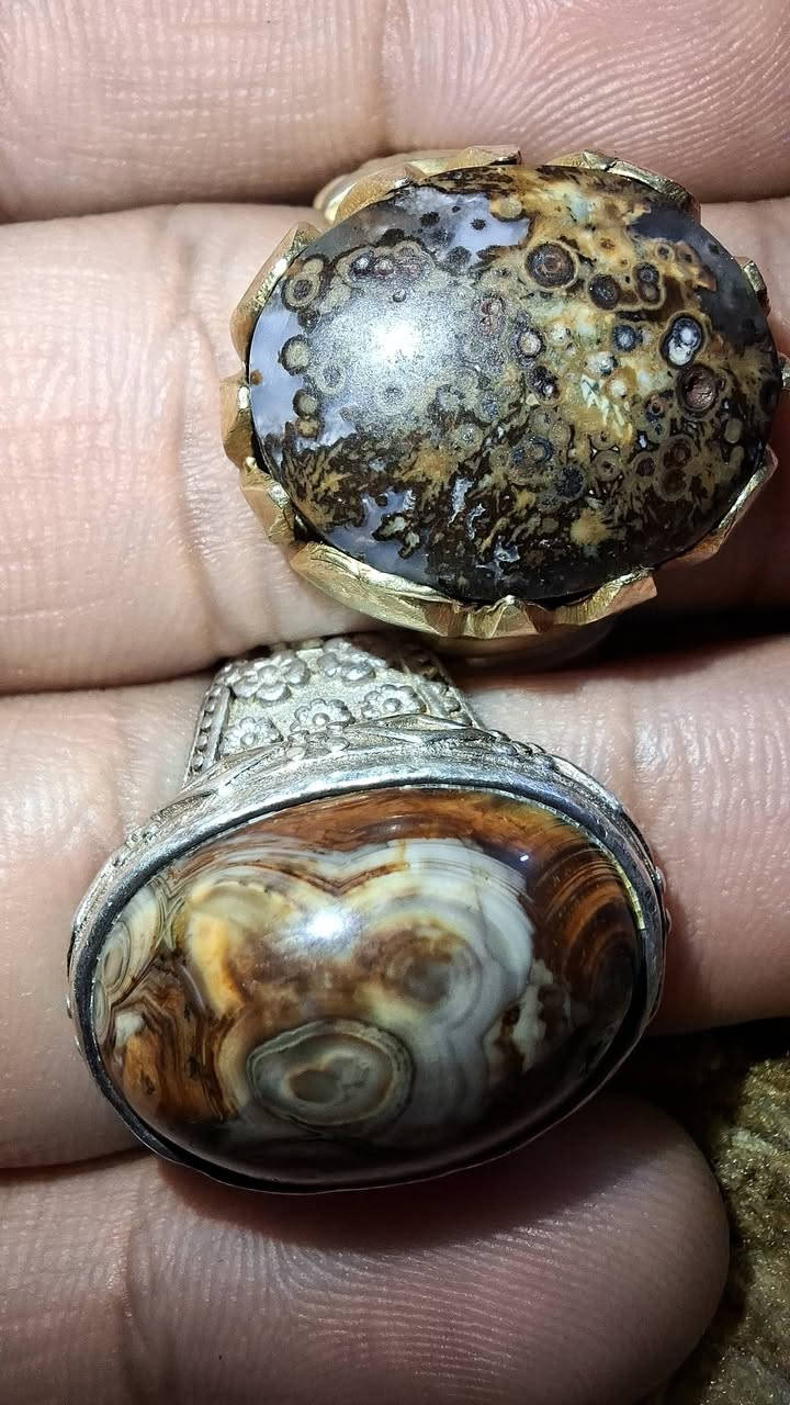 السلام عليكم عدي محابس اتلاثه اثنين فضه واحد نحاس للبيع لريده يتصل على رقم*********** وسعارهن جوه اسوك
