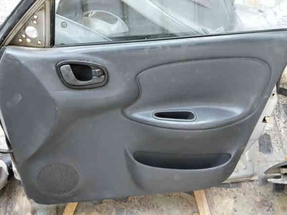 لبيع تخم ابواب لانوس موديل 2000.  ***********
