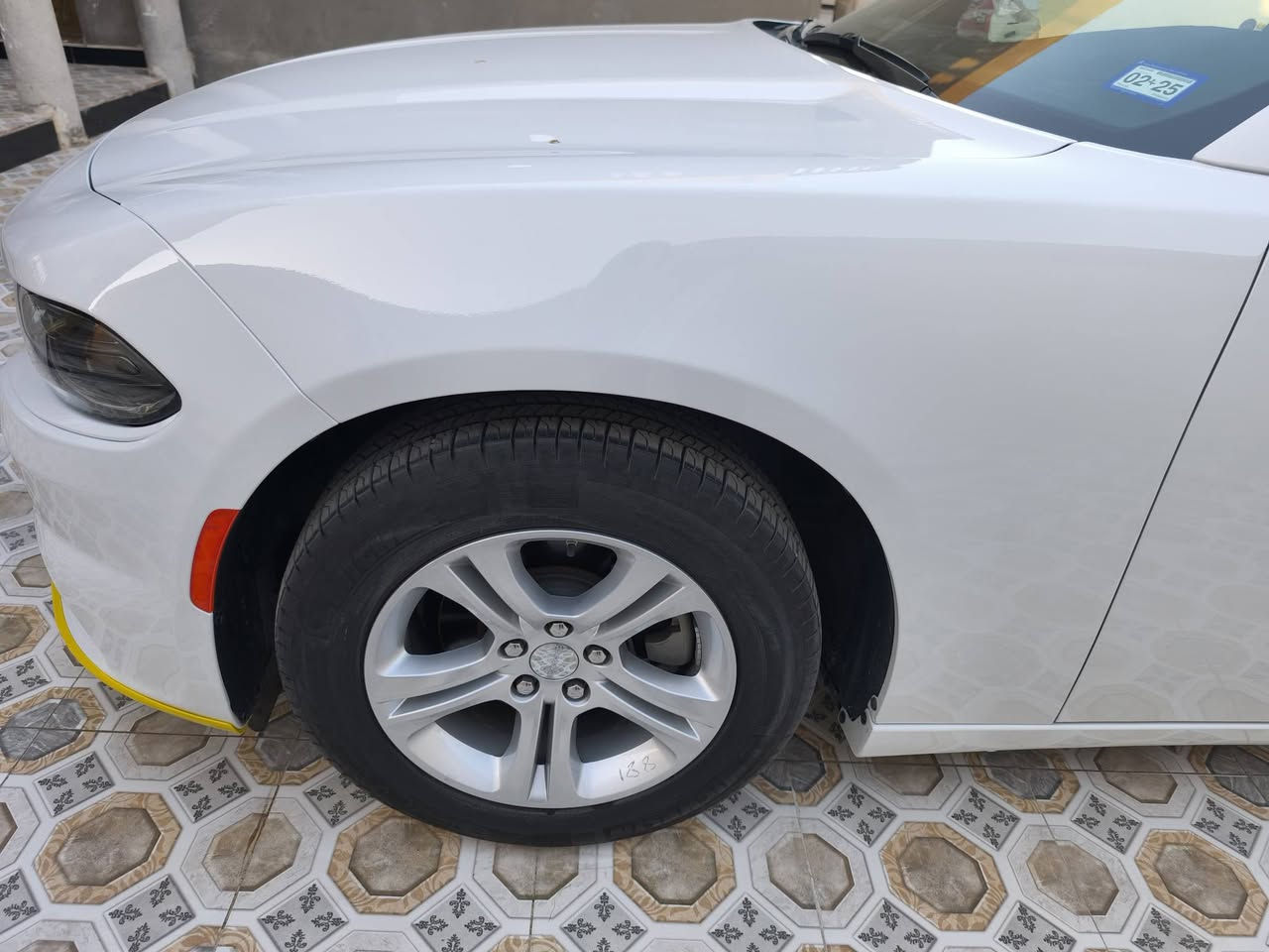 مكلف بالنشر
جارجر موديل 2023
كلين تايتل 
كفاله عامه 
رقم بغداد الجديد مشروع وطني 
هزه جديده و سنويه بسمي 
ماشيه 14الف ميل
موصفات SXT
مكينه 3.6
لد زنون 
شاشه كبيره 
حساس خلفي 
كشنات مخمل اسود 
تشغيل عن بعد 
ويل17
وبعد باقي الموصفات معروفه
المكان بصره 
السعر300
الرقم ***********
‏‪0771 088 2790‬‏
