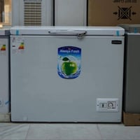 مجمدة ٩ قدم • كونكورد • ضمان سنتين