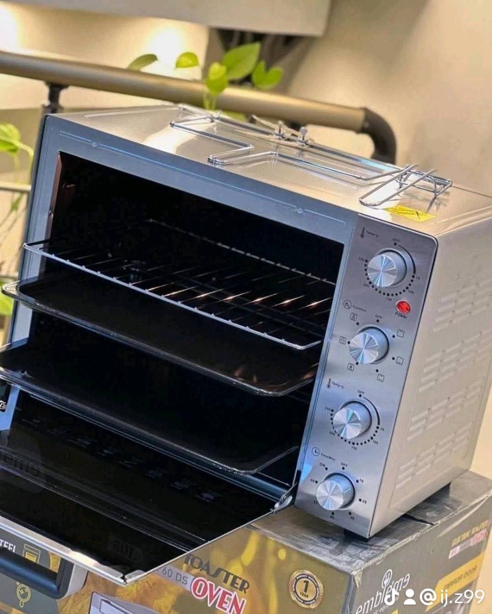 فرن 60 لتر ستانلس ستيل من ماركة امبليوم 
🔺هيتر تحكم منفصل الاعلى والاسفل .
 8 هيترات حلزونية عكس باقي الانواع 
 🔺شواية دجاج دوارة .
🔺صينية عدد 2 .
 🔺 شبكة .
 🔺 مروحة لتوزيع الحرارة .
 🔺 ضوء داخلي .
🔺باللون الفضي  .🔺جامة البوابة مراية .
🔺ثرموستات تحكم بدرجة الحرارة .
🔺 5 عمليات في الفرن .

🛑مع ضمان حقيقي لمدة سنة من تاريخ الشراء🛑 

‏‎للحجز والاستفسار مراسلتنا او
*********** واتساب
التوصيل لجميع المحافظات 🇮🇶 
